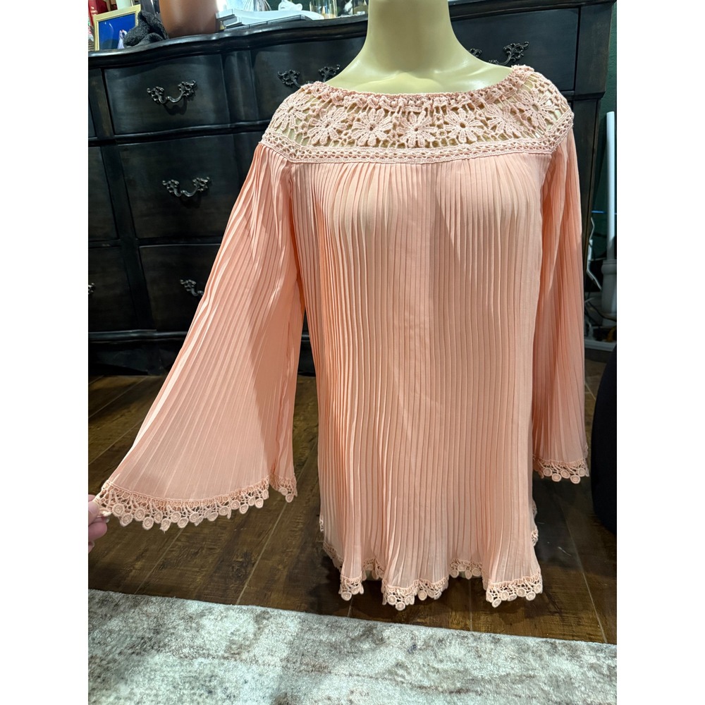 XTAREN Peach Pleated Crochet Lace Neckline Bell Sleeve Blouse Top Women Small‎